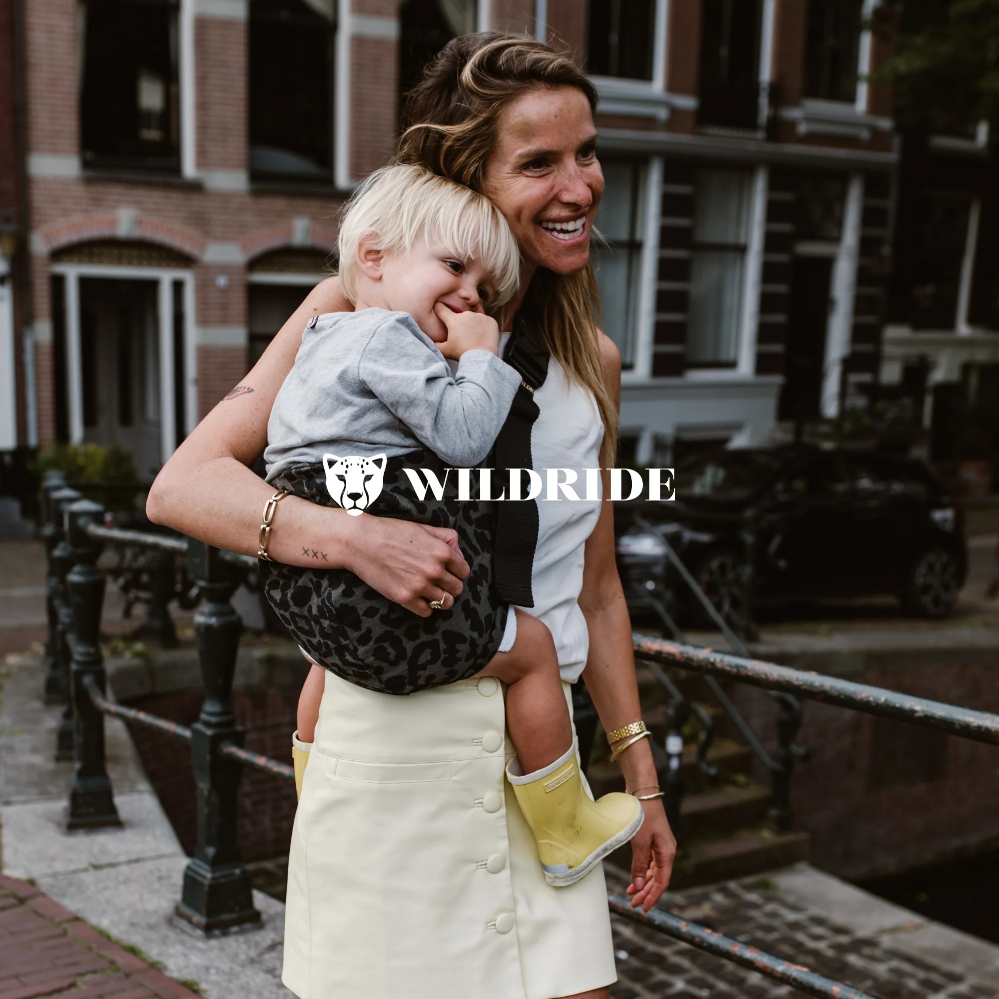 WILDRIDE - Kleinkindtrage Leopard Print Grey